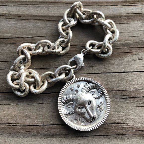 VTG MCM Aries Ram Astrology / Star Sign Silver Toned Oval Chain Link Bracelet - Picture 3 of 10